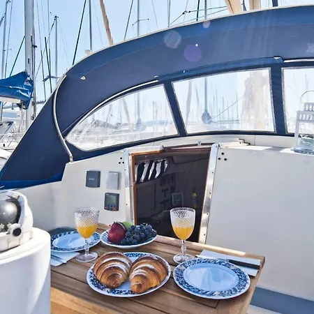 Bmyguest-evamia River Boat Botel