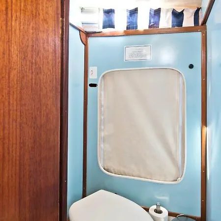 Botel Bmyguest-evamia River Boat 3*