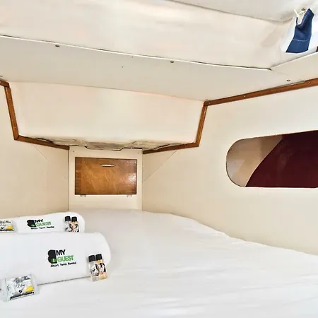 Botel Bmyguest-evamia River Boat 3*