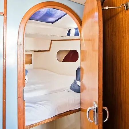 Botel Bmyguest-evamia River Boat 3*
