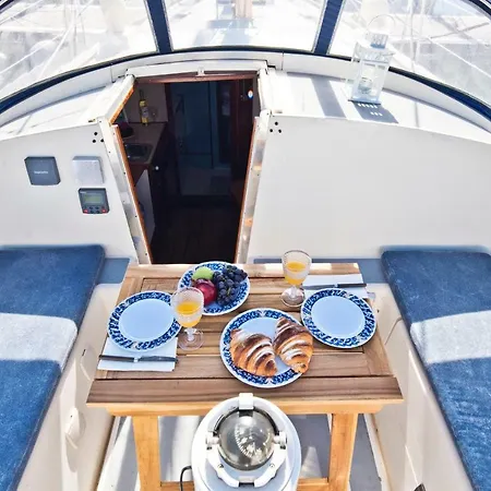 Bmyguest-evamia River Boat Botel